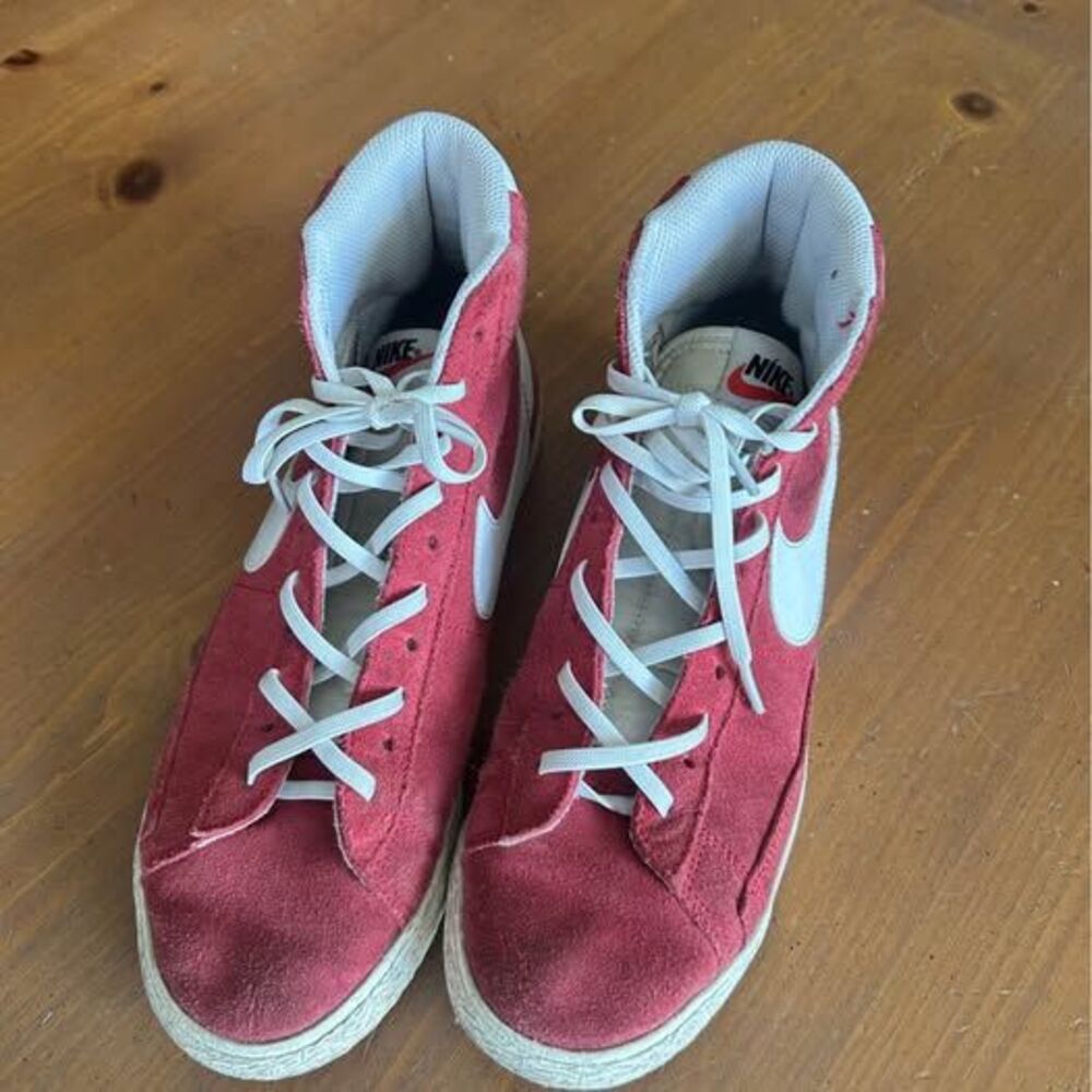 Nike Blazer Red Suede Y7 Womens 8.5 sneakers